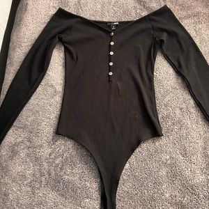 Fashionova Black body suit, Off the shoulder.